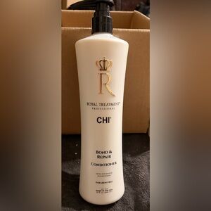 CHI Royal Treatment Bond & Repair
Conditioner - 32 Ounces NWT